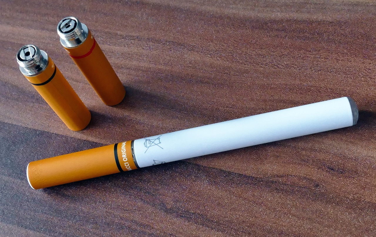 electronic cigarette e-cigarette free photo