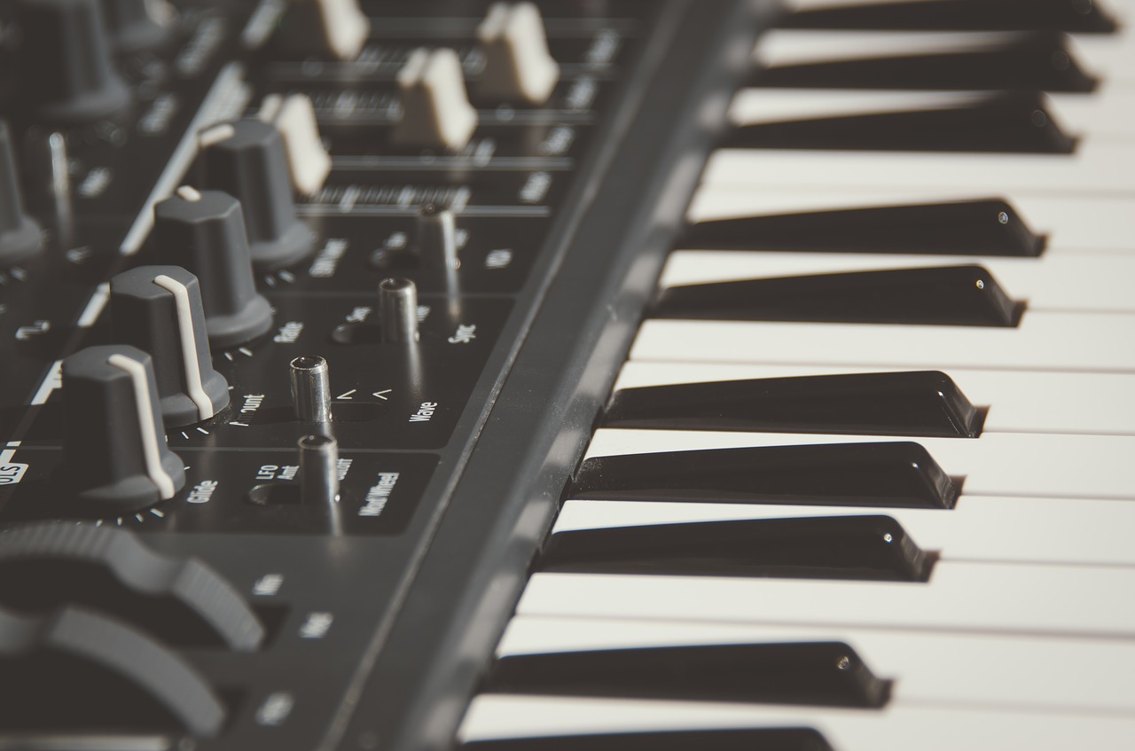 electronic keyboard keyboard music free photo