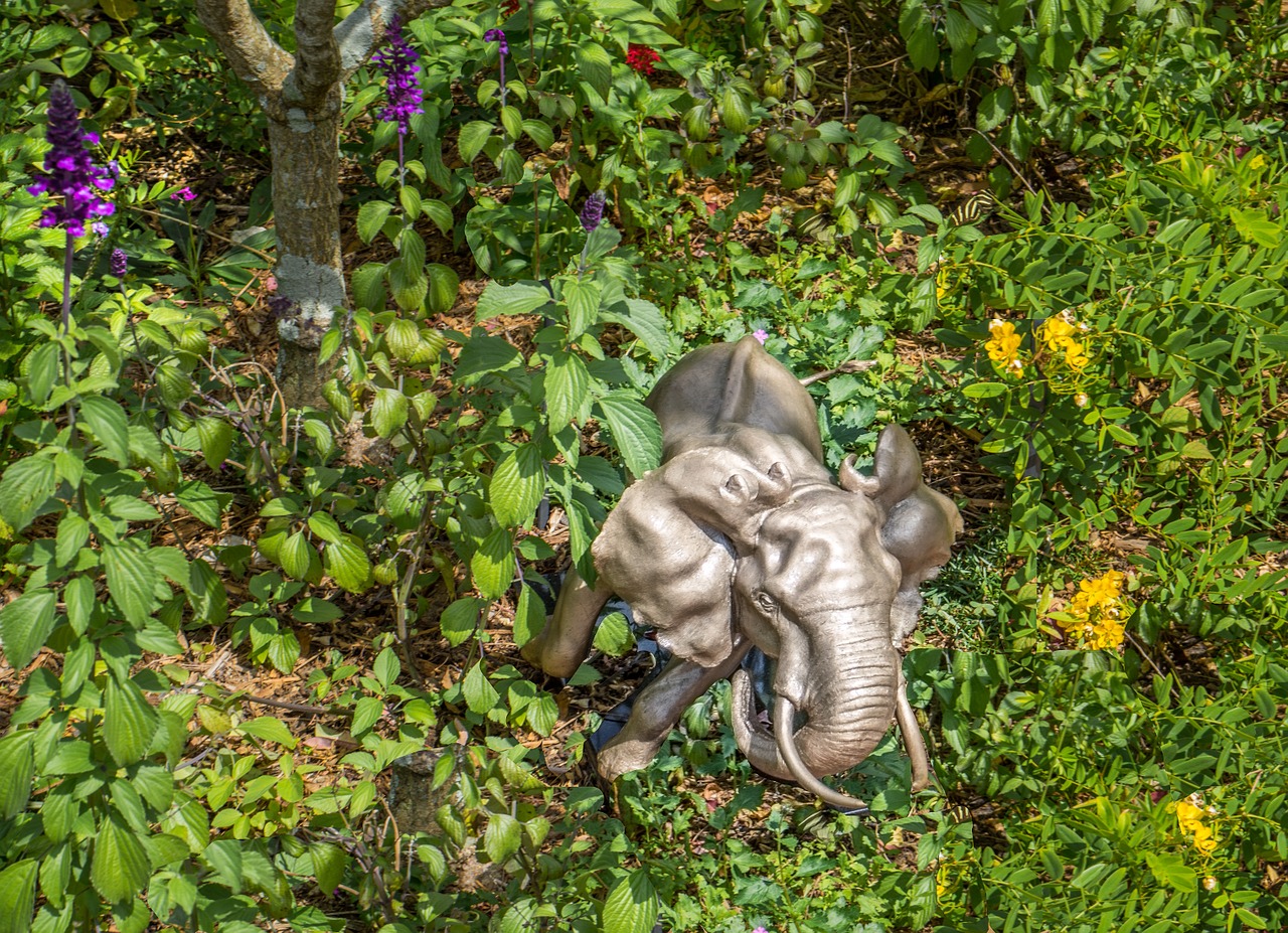 Edit free photo of Elephant,statue,sculpture,green,garden - needpix.com