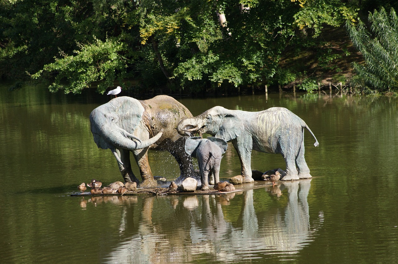 elephants sculpture water free photo