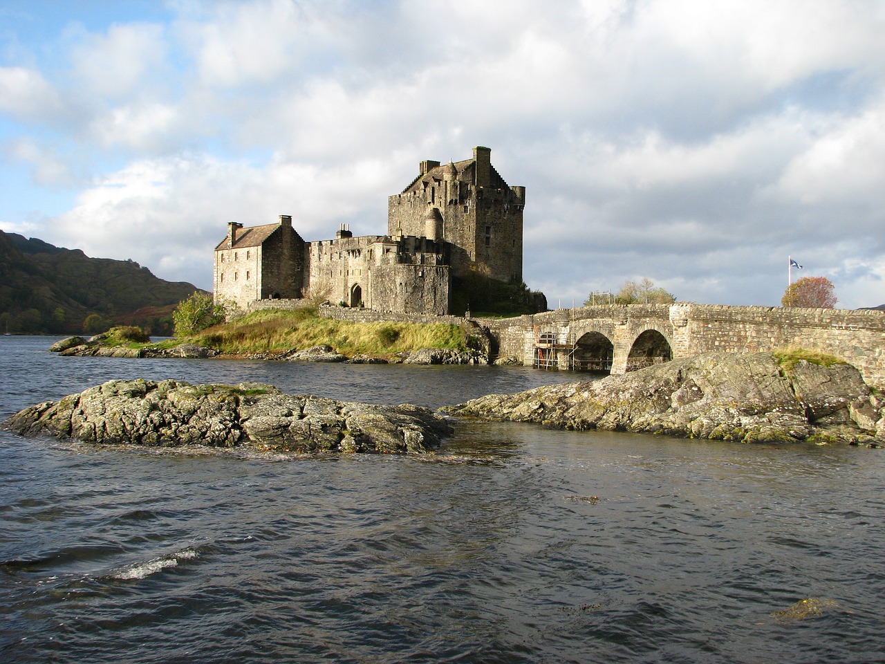 eliean donan castle castle scotland free photo
