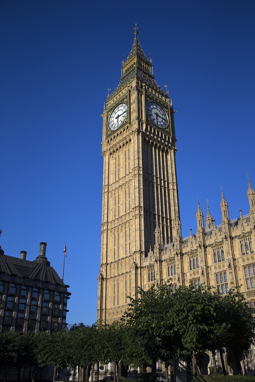 elizabeth tower houses of parliament london landmark free photo