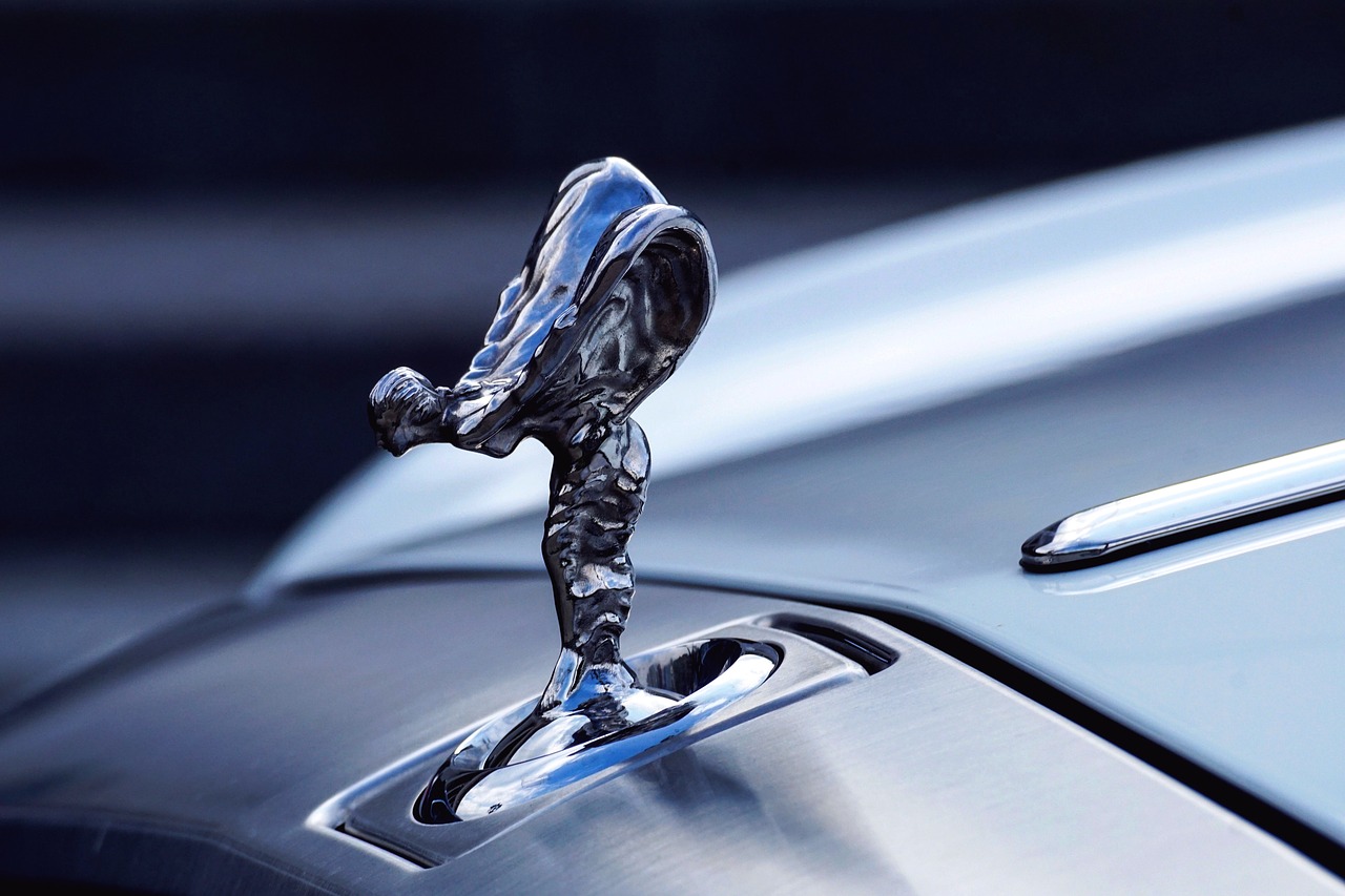 emblem  rolls royce  automotive free photo