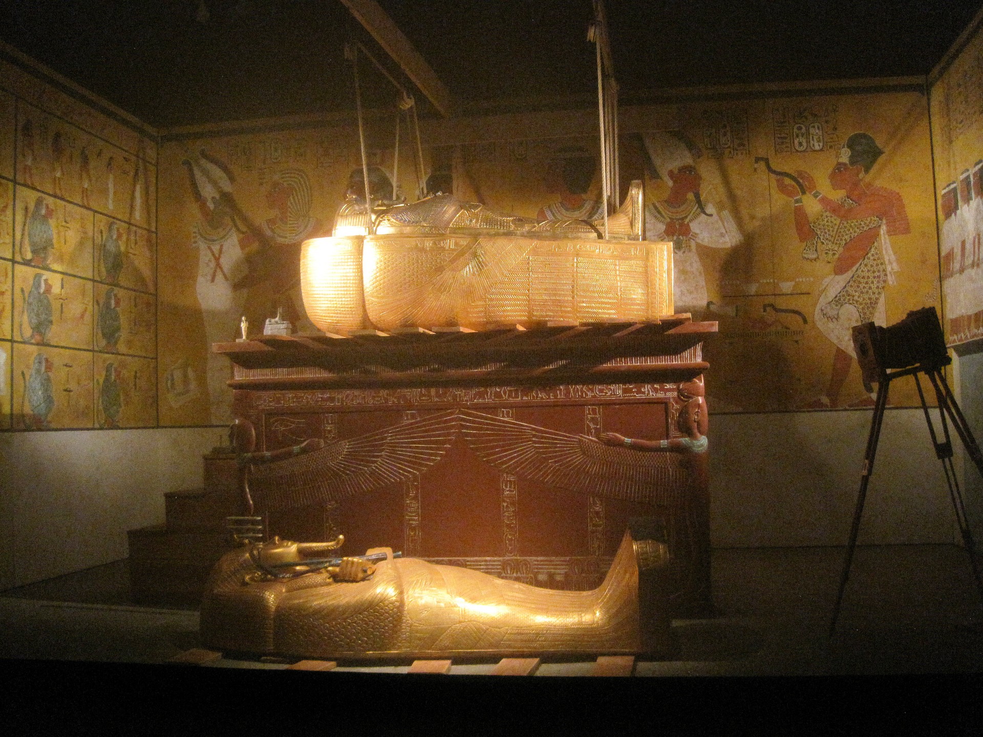 king tatankhamun sarcophagus free photo