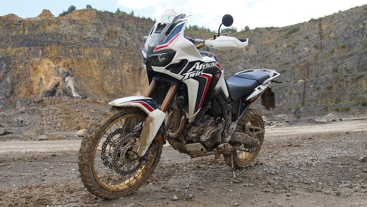 enduro  honda  quarry free photo