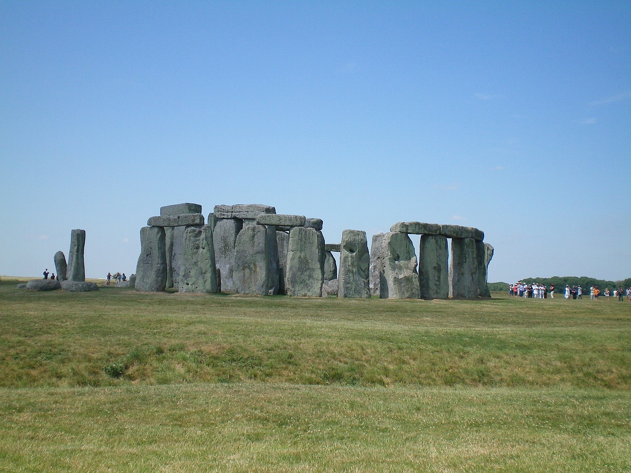 england stonehenge green free photo