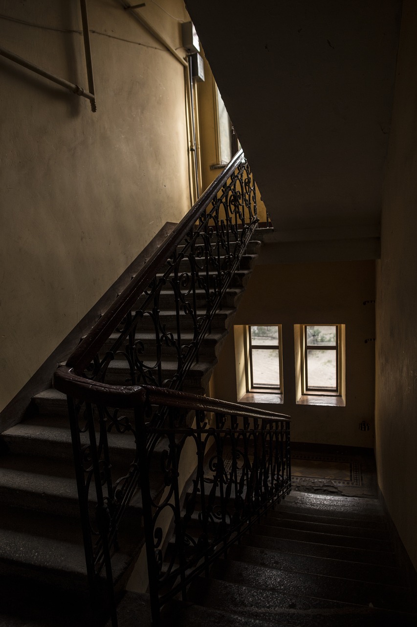 entrance old house ladder free photo