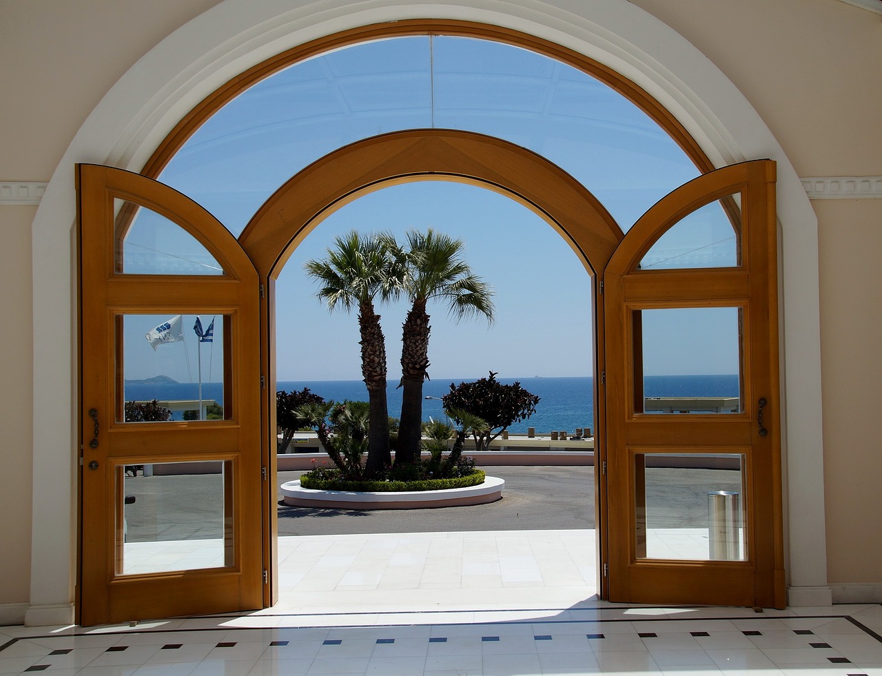 entrance door view free photo