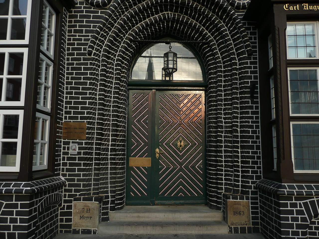 entrance chamber of commerce lüneburg free photo