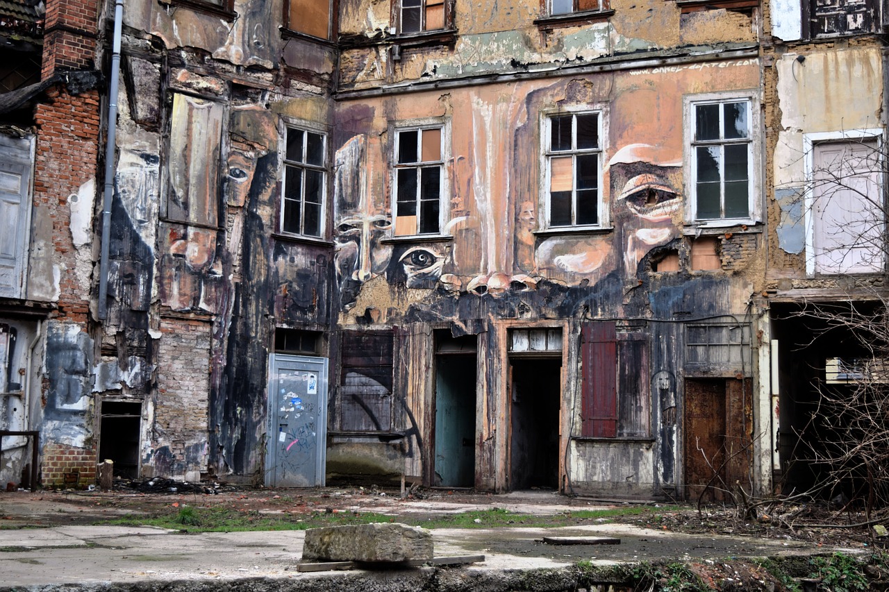 erfurt demolished house grafitti free photo