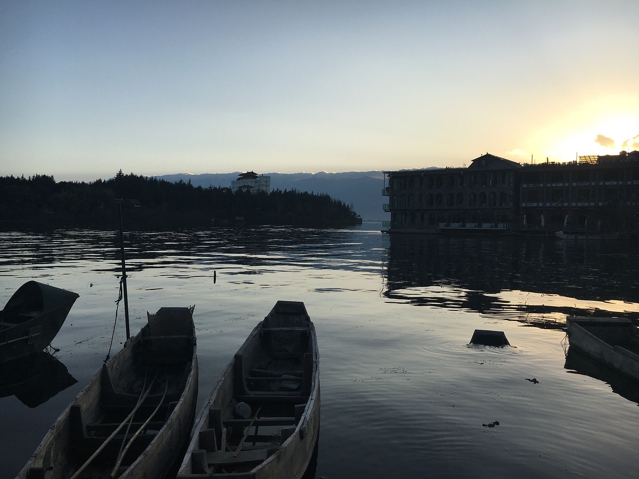 erhai lake in yunnan province ship free photo