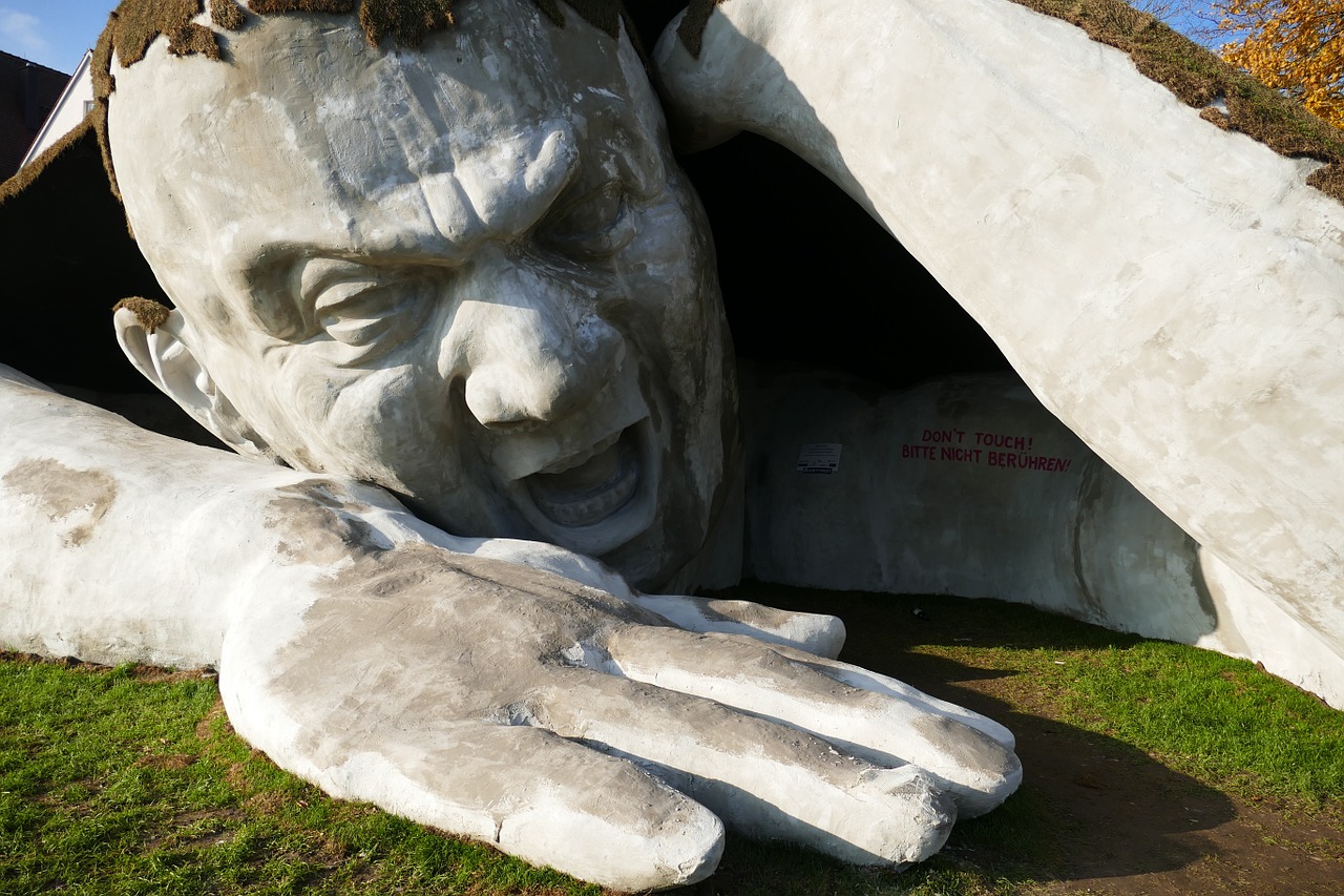 ervin ahmad lóránth sculpture giant free photo