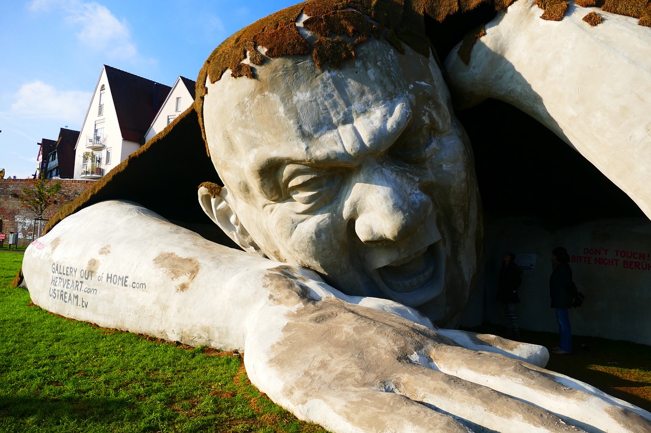 ervin ahmad lóránth sculpture giant free photo
