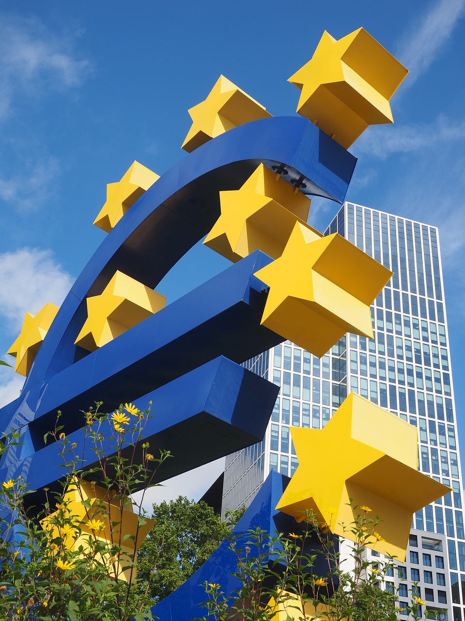 euro-sculpture euro sign artwork free photo