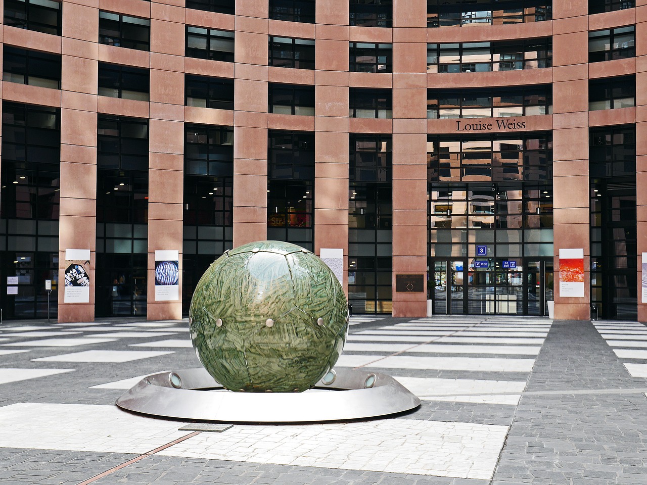 european parliament courtyard center free photo