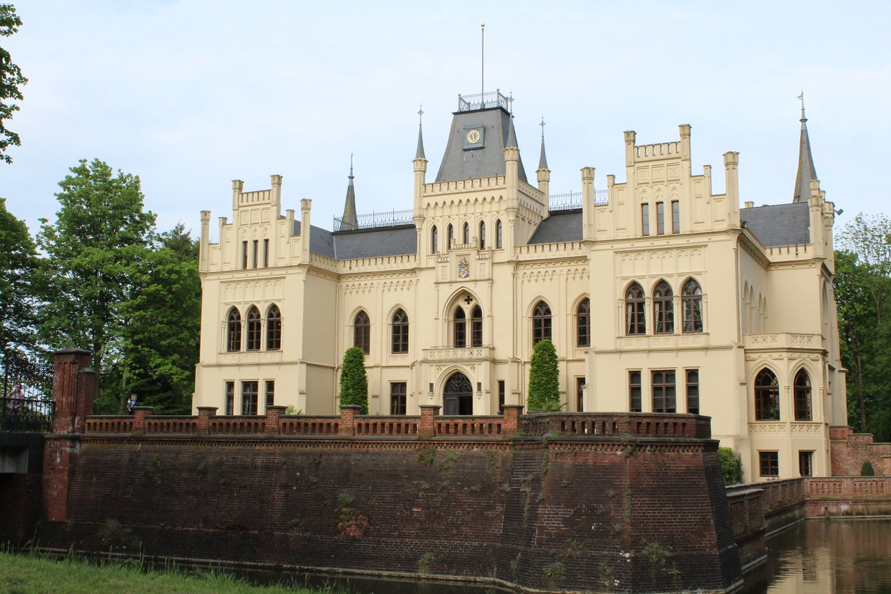 evenburg castle building free photo