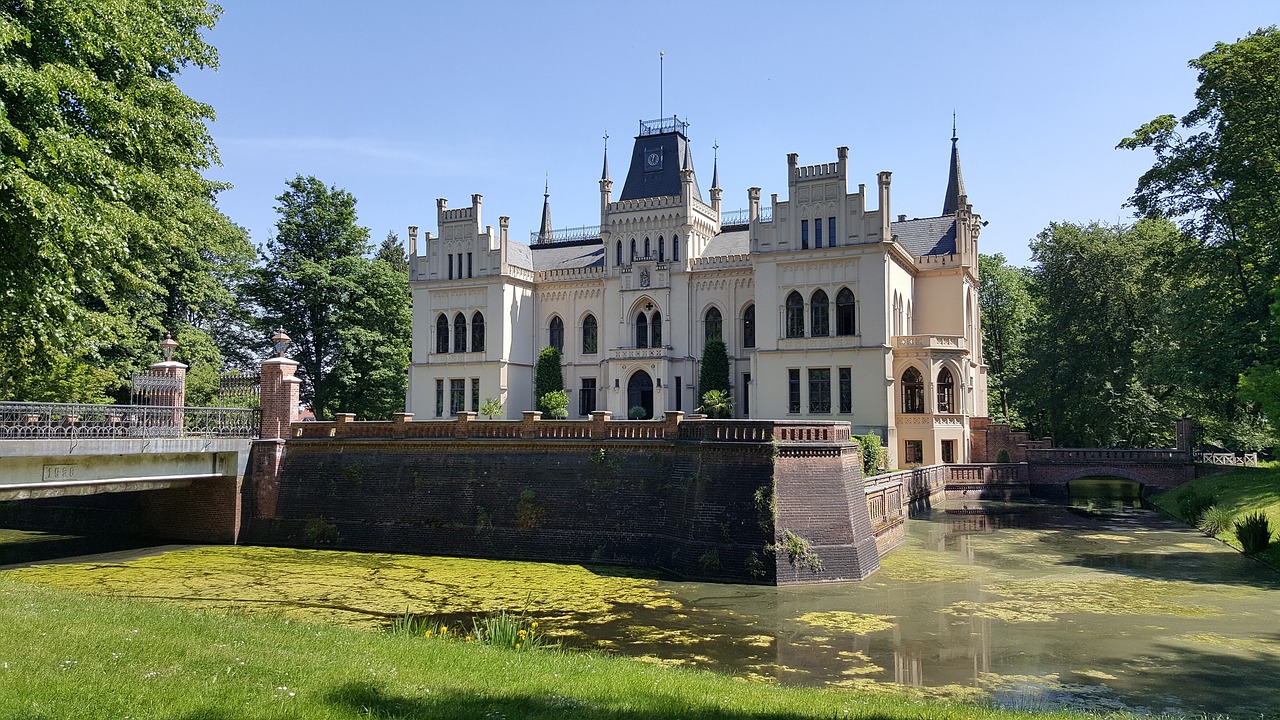 evenburg  castle  building free photo