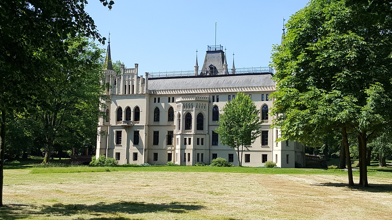 evenburg  castle  building free photo