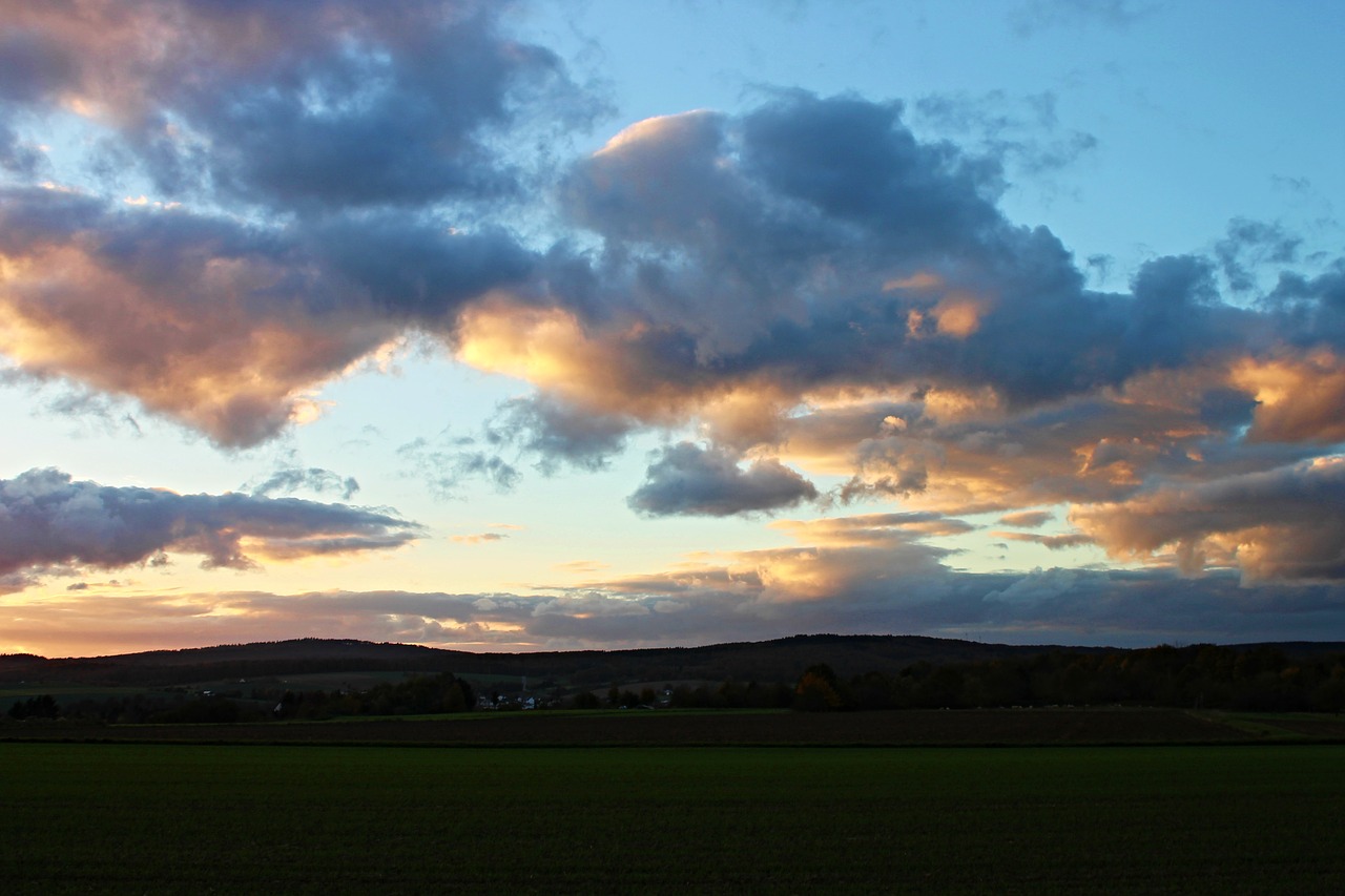 evening clouds wolkenspiel westerwald free photo