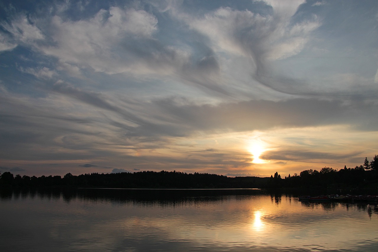 evening sun losheimer reservoir evening sky free photo