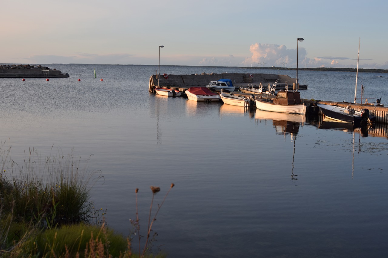 evening sun  djupvik  port free photo