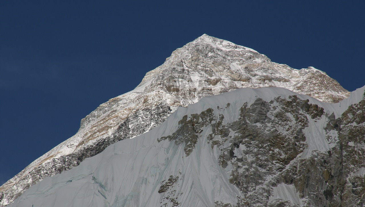 everest himalaya mountain free photo