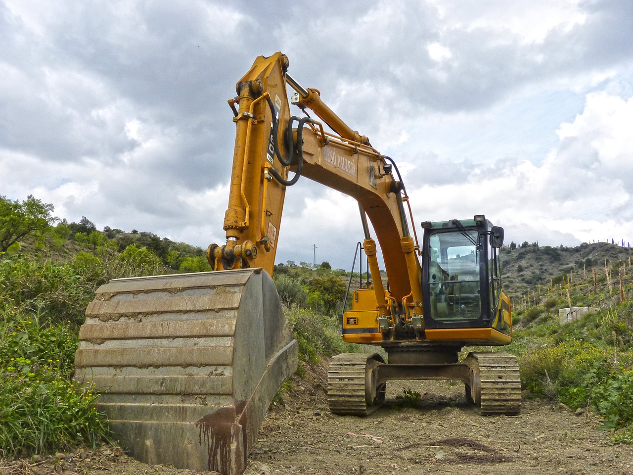 excavator caterpillar shovel free photo