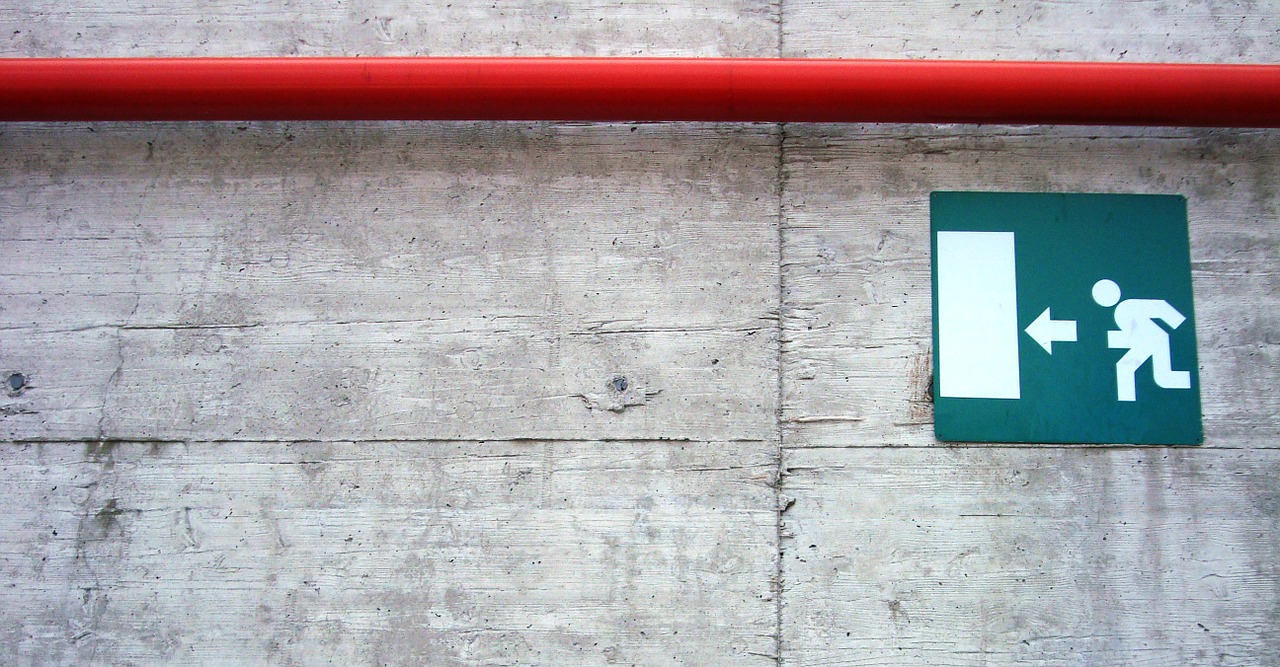 exit sign red line free photo