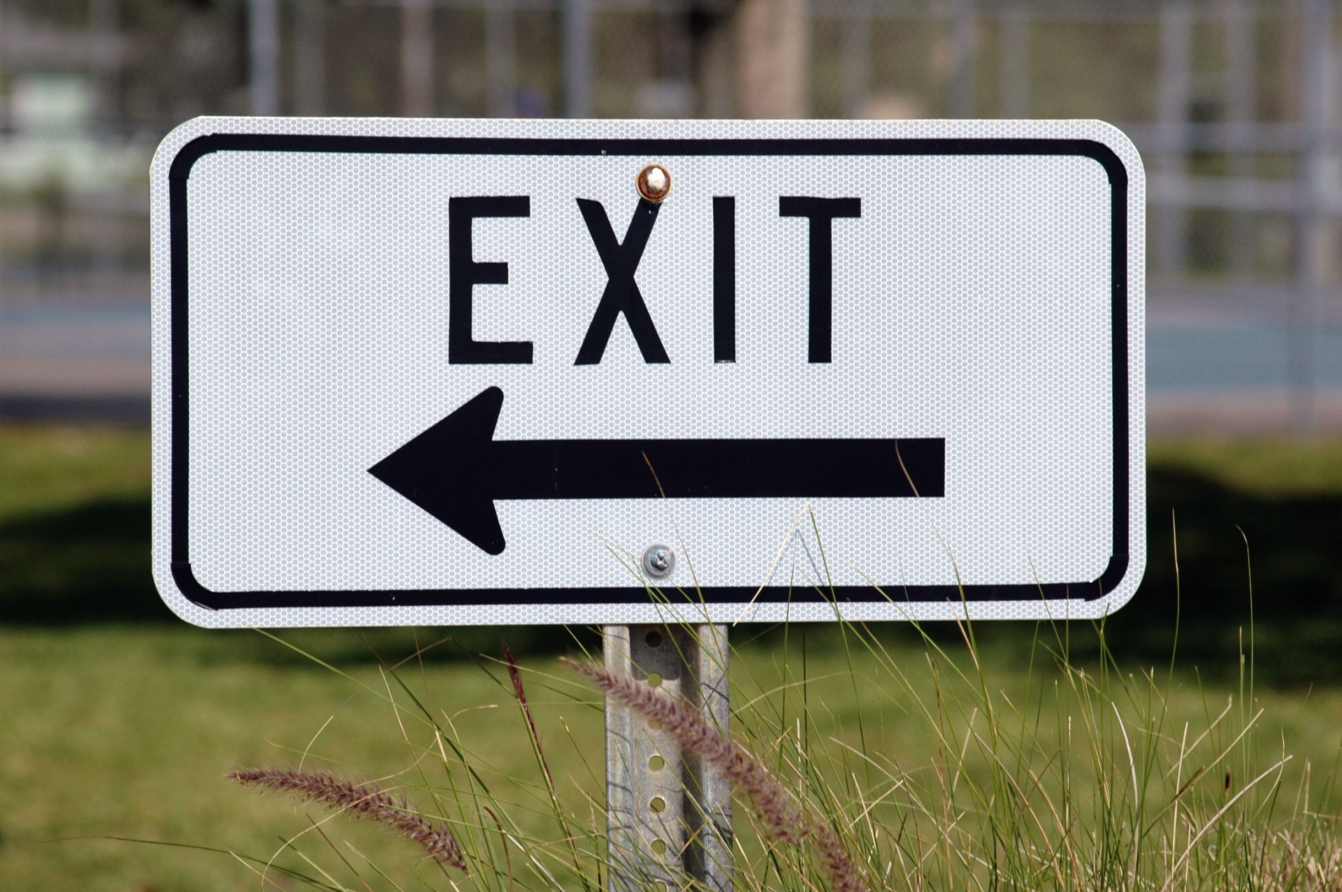 exit sign outdoor free photo