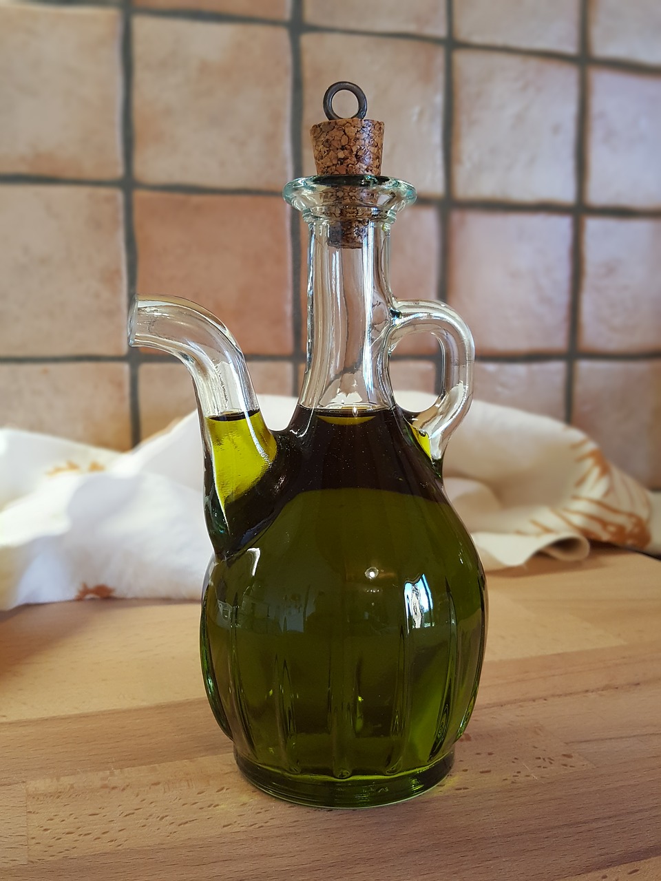 extra virgin olive oil  italian cuisine  mediterranean diet free photo