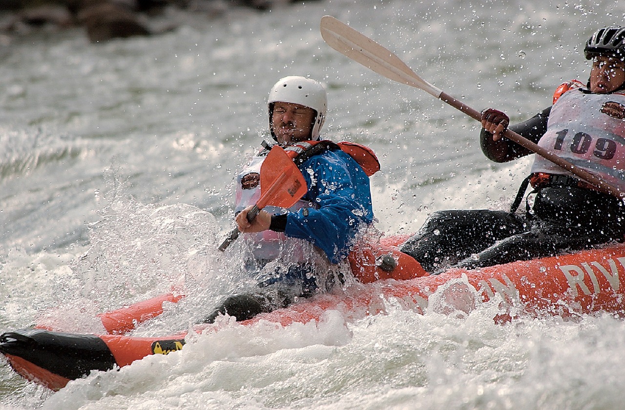 extreme kayaking sport free photo