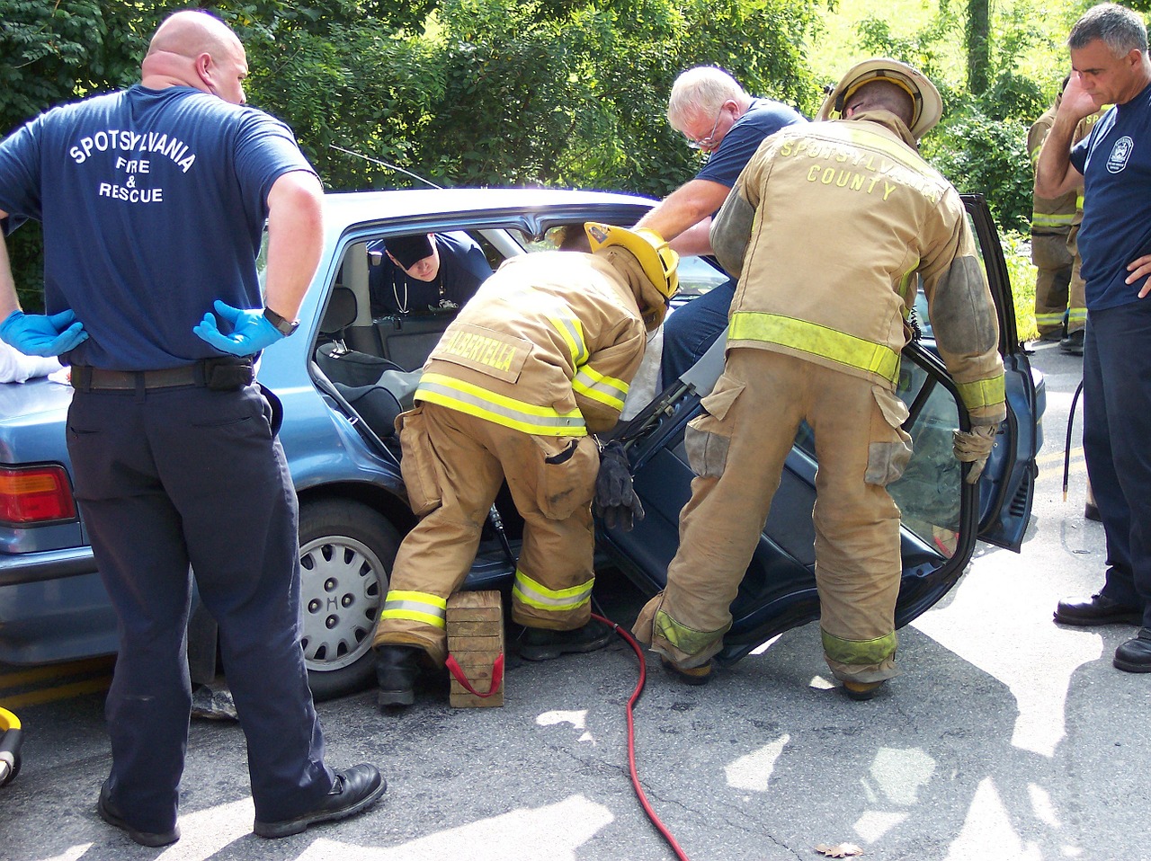 extrication accident rescue free photo