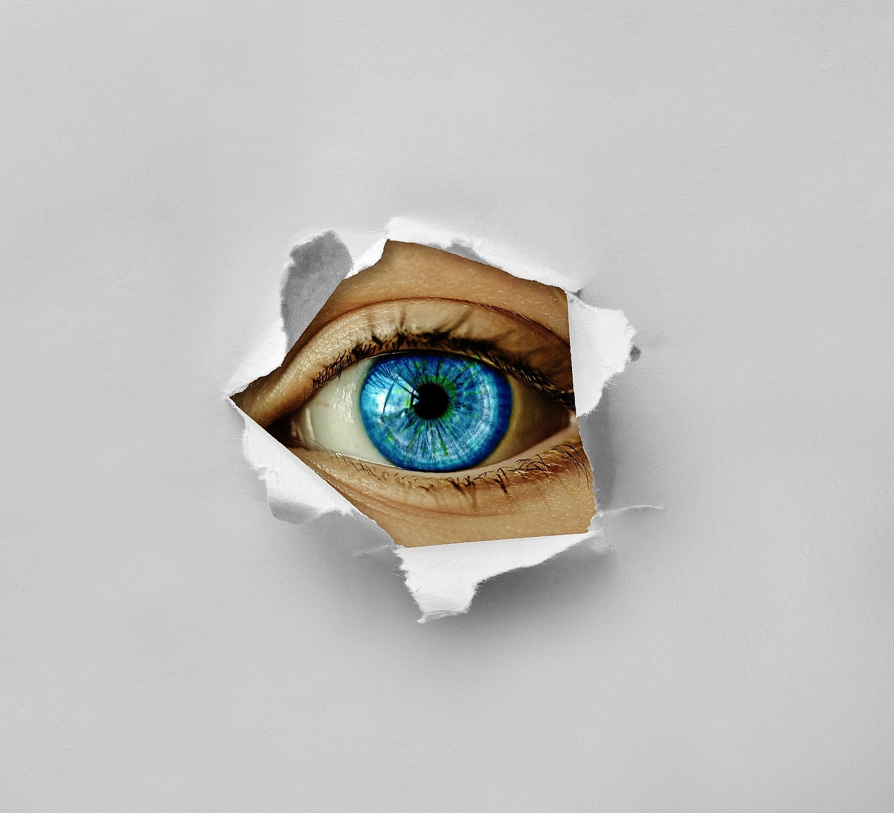 eye watch paper free photo