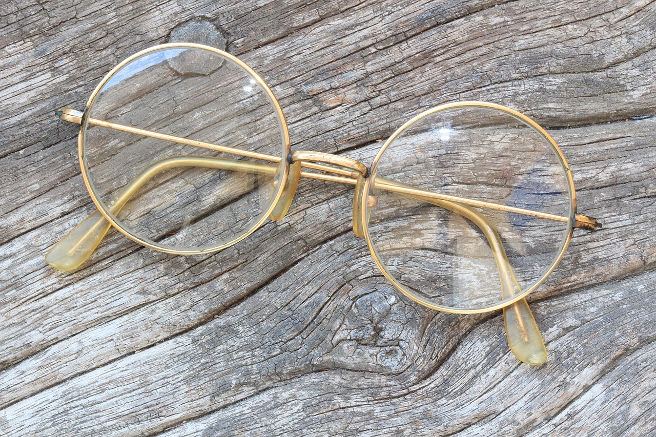 eye glass wood retro free photo