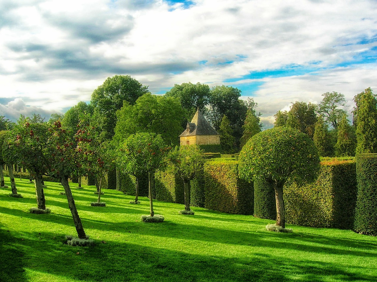 eyrignac manor gardens dordogne france free photo