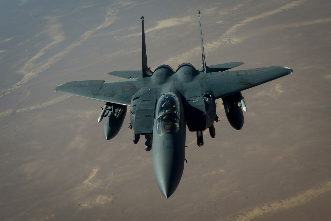 f-15e strike eagle refueling free photo