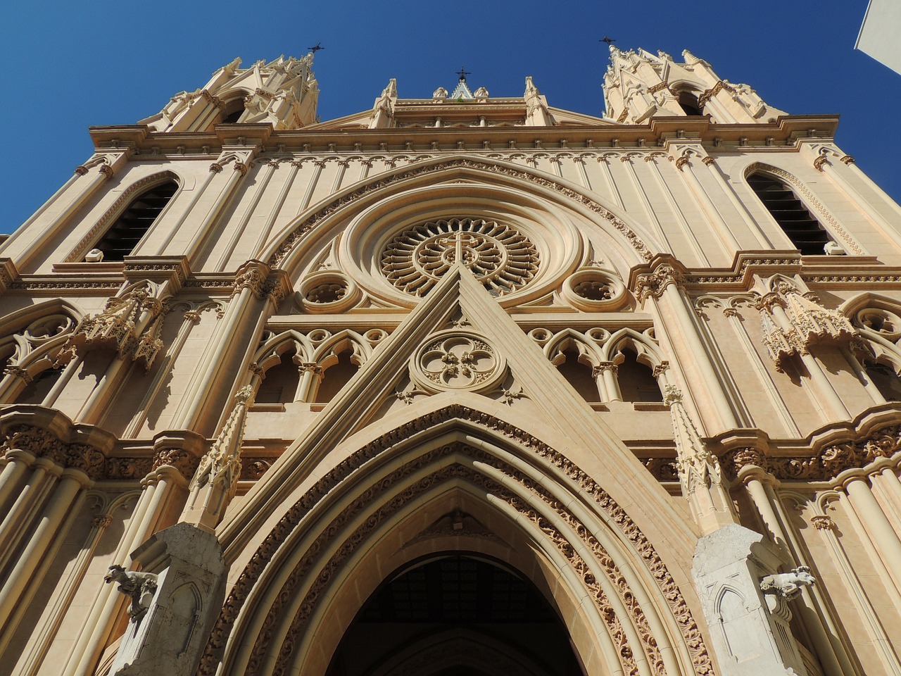 facade gothic churches free photo