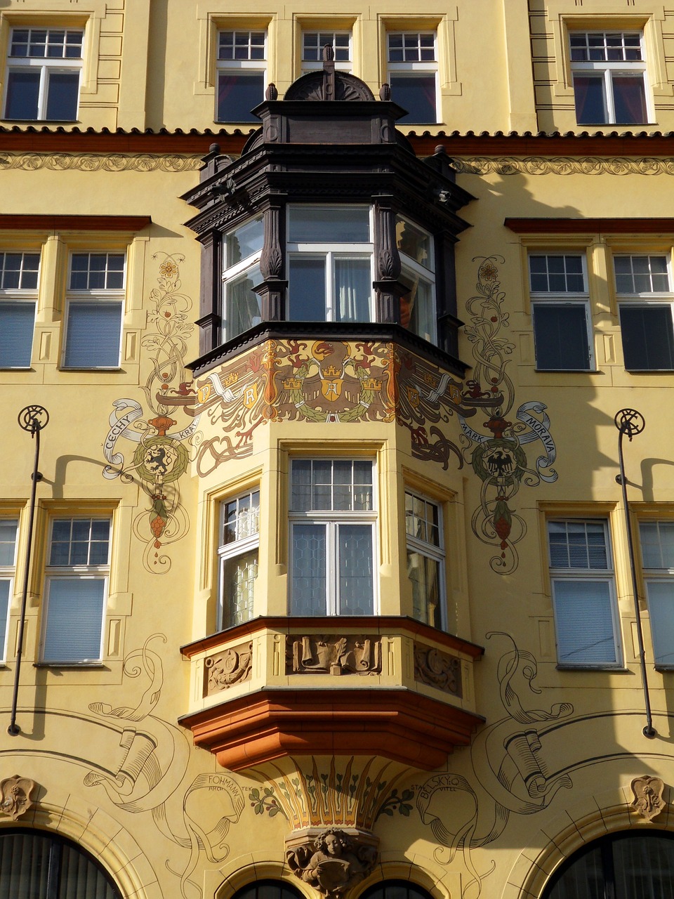 facade architecture prague free photo