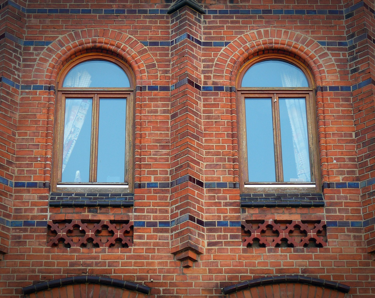 facade window architecture free photo
