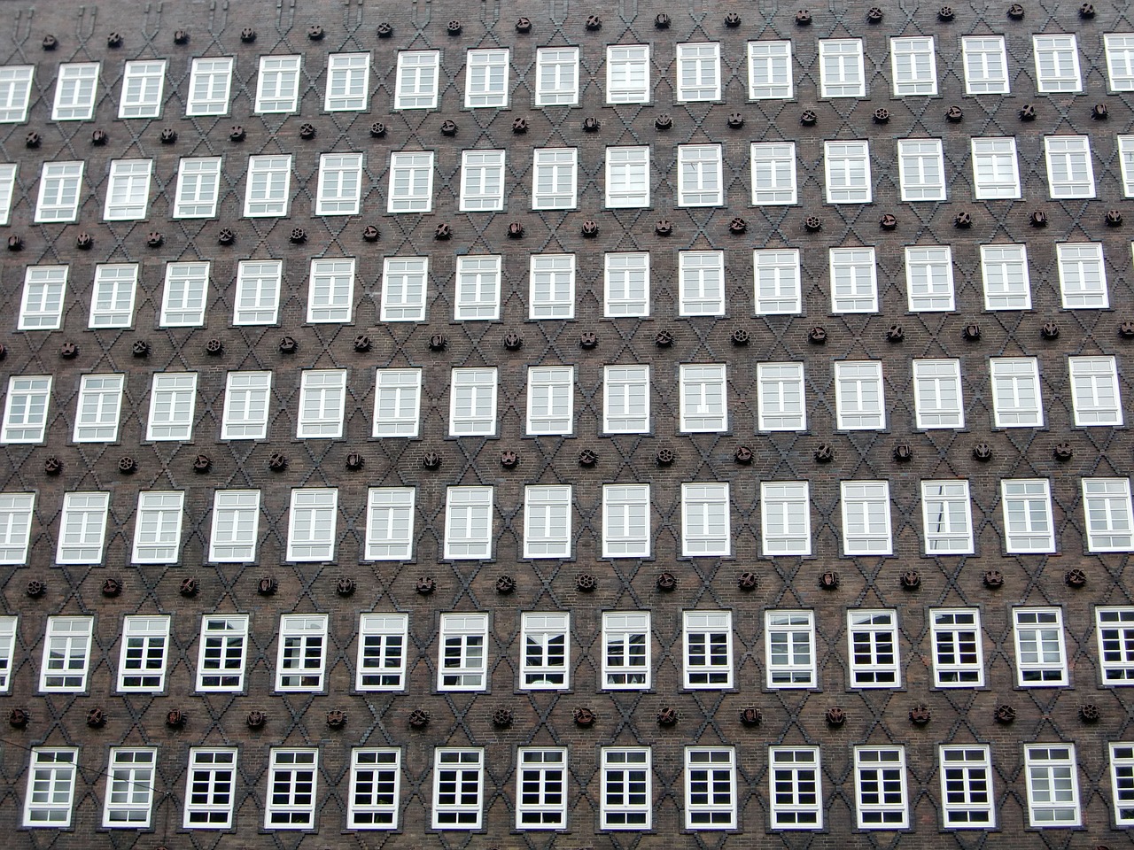 facade window bricks free photo