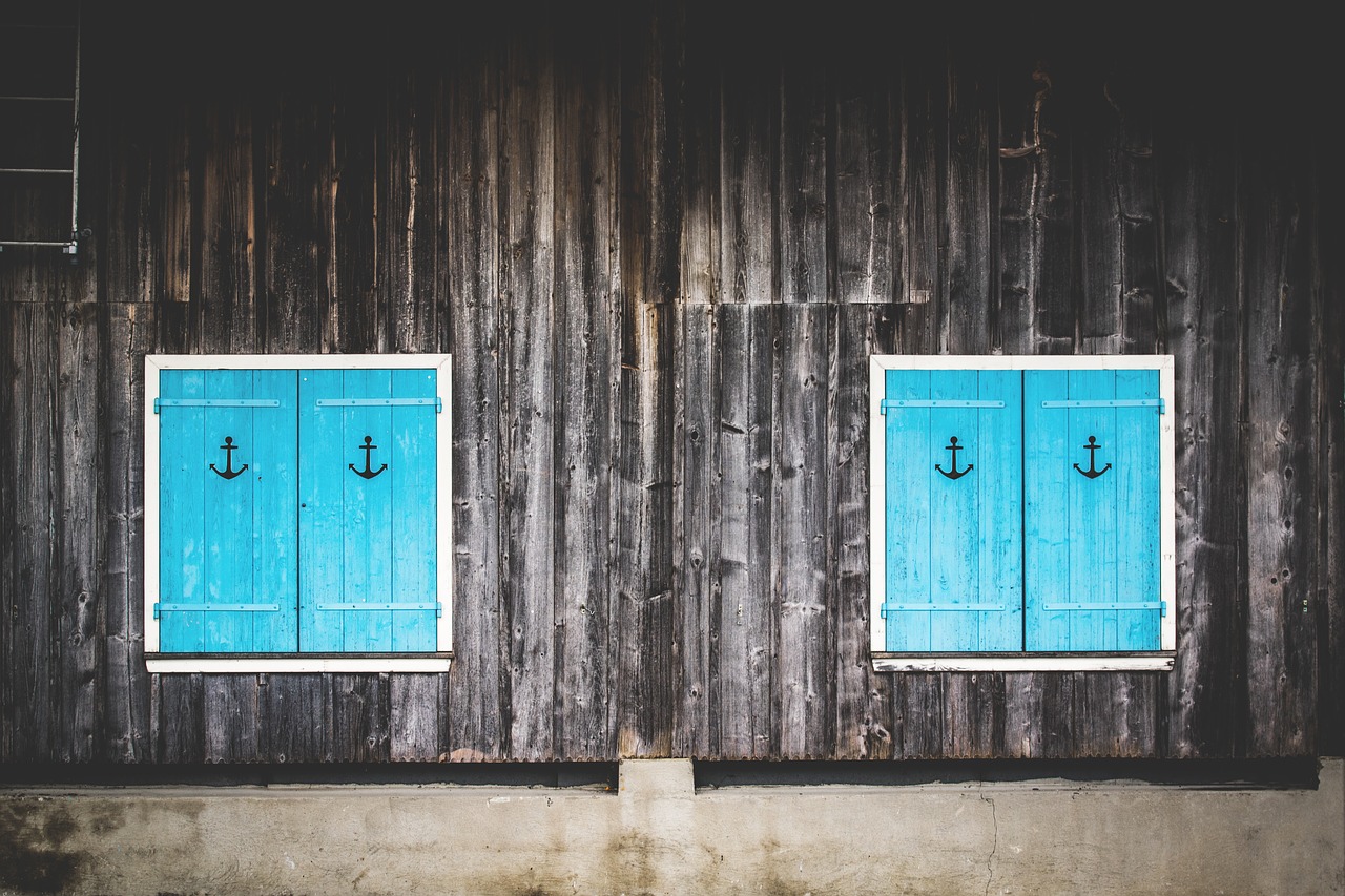 facade window shutters free photo