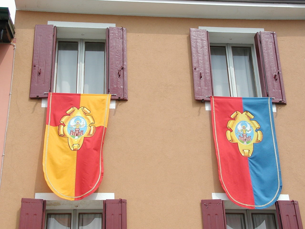 facade decorated italy free photo