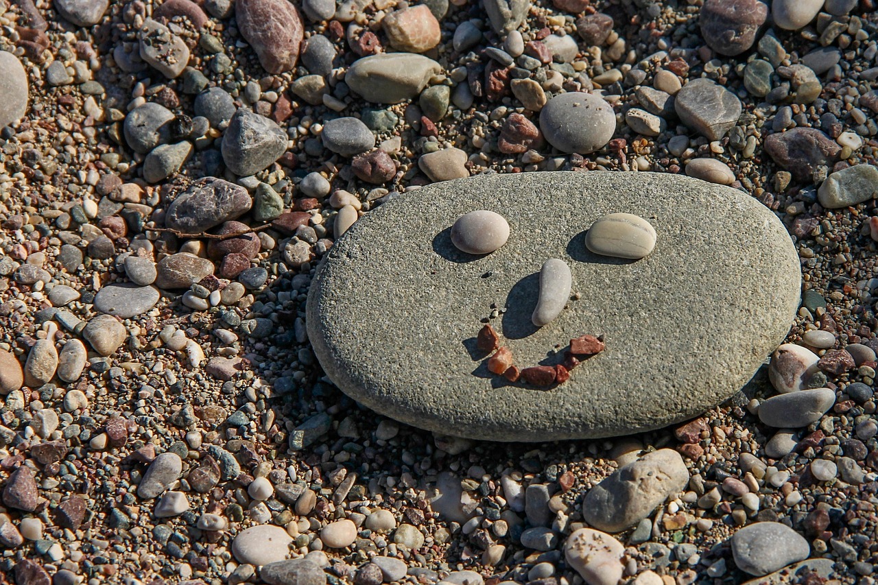 Physic pebbles face