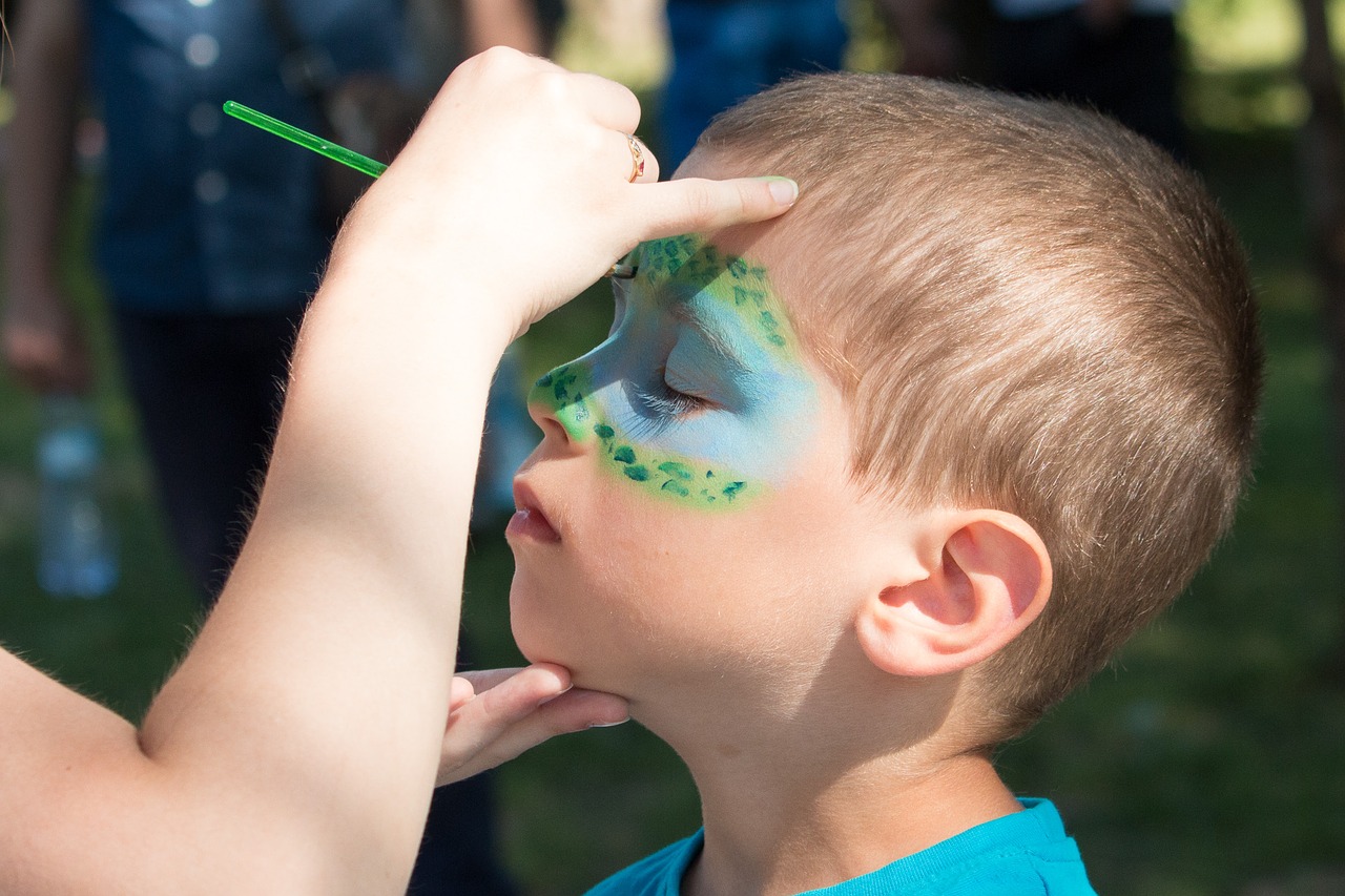 face painting boy make-up free photo