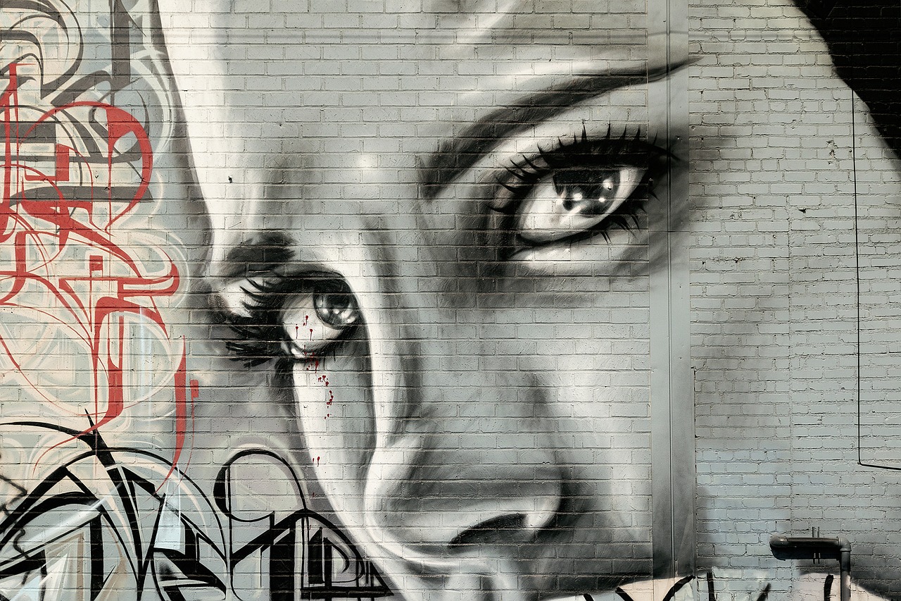 face woman  graffiti  grunge free photo