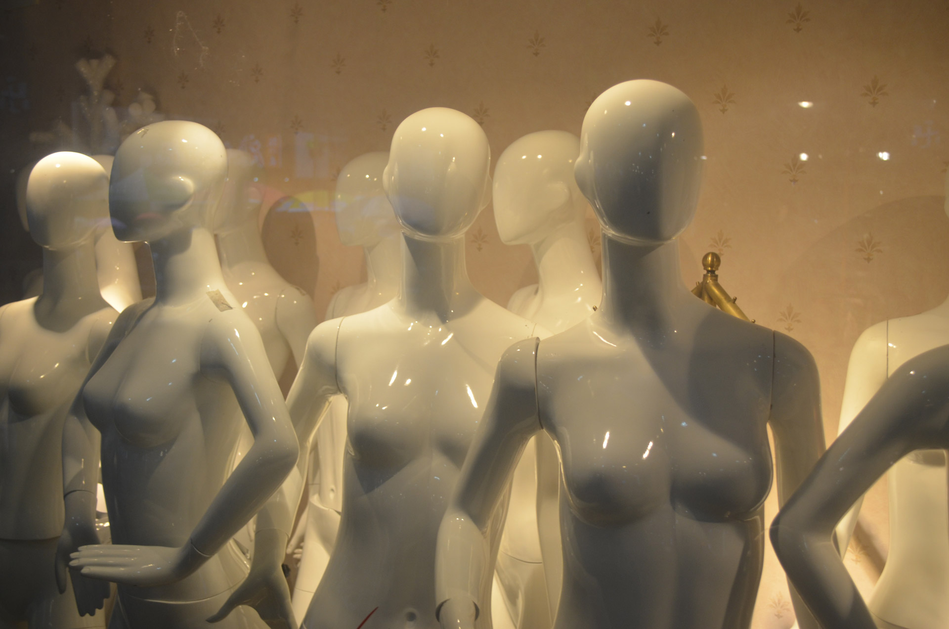 mannequin faceless female free photo