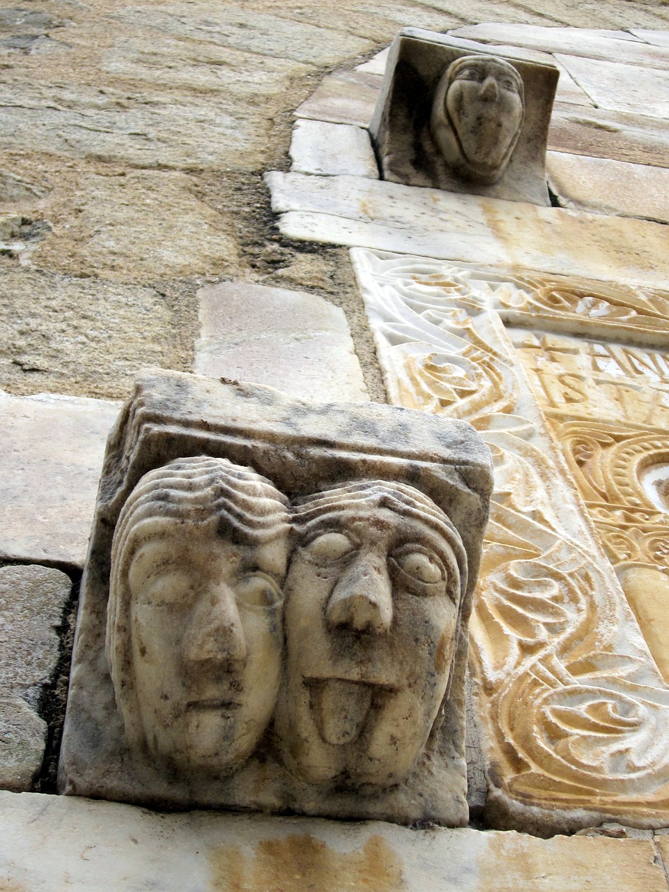 faces medieval saint-génis-des-fontaines free photo