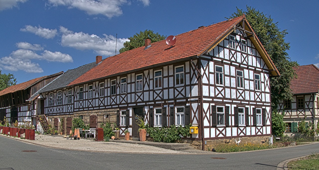 fachwerkhaus  farmhouse  building free photo