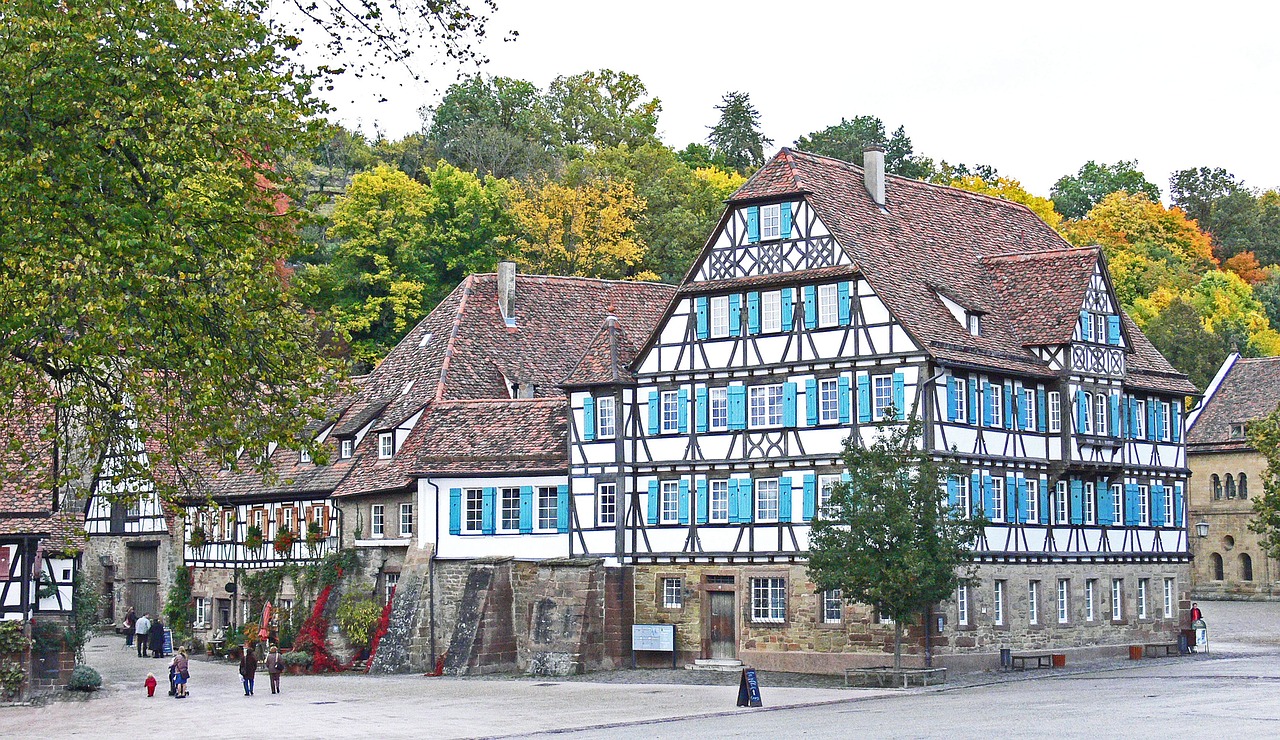 fachwerkhäuser maulbronn klosterhof free photo