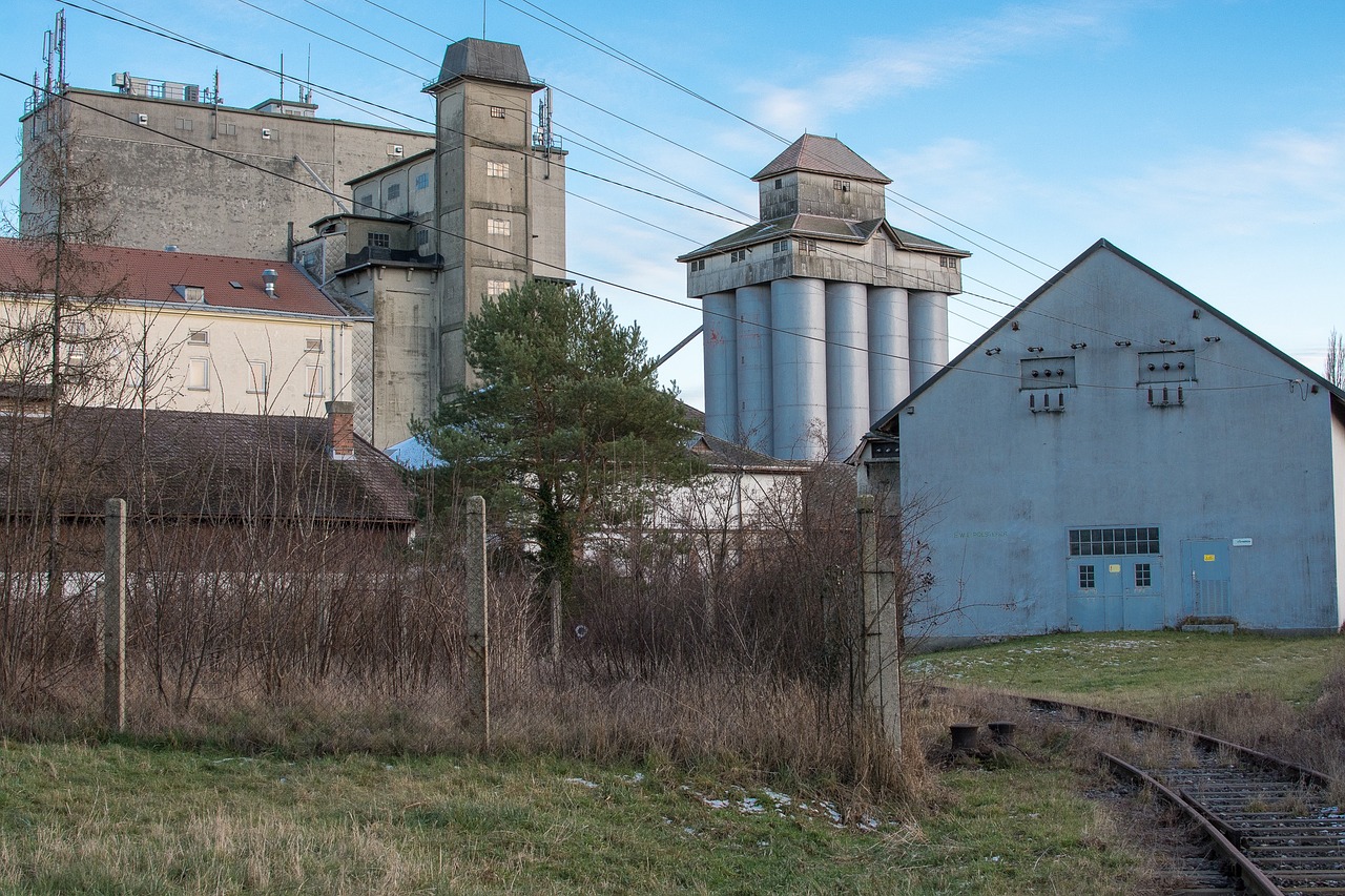 factory building industry free photo